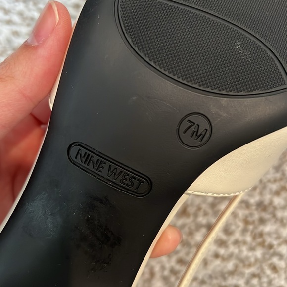 Nine West Cap Toe Slingback Pumps size 7 - Picture 7 of 8